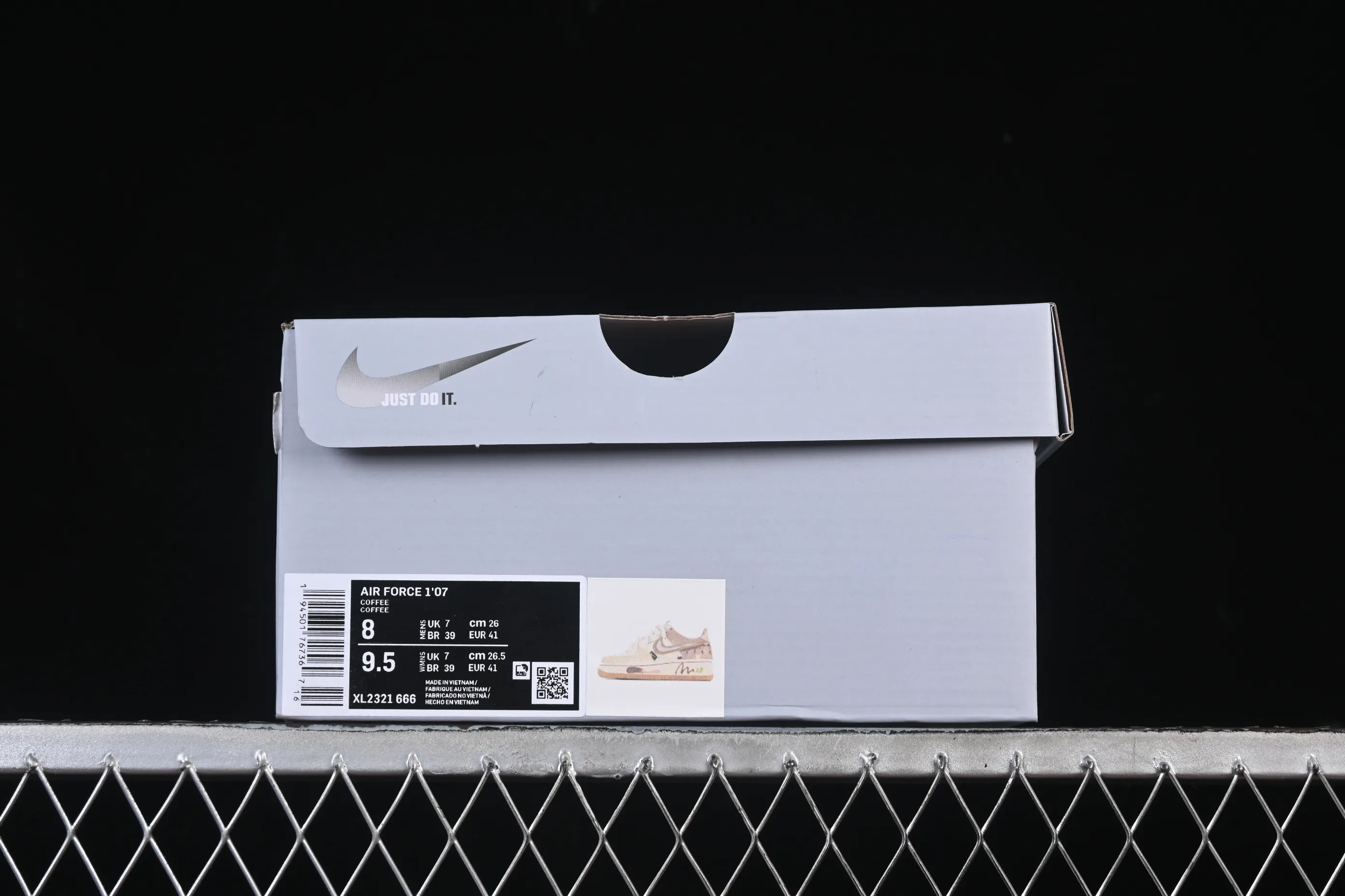 All categories Nk Air Force 1 Air Force series Nk Air Force 1 Low Air Force low-top Nike Air Force 1'07 Low "Milk Coffee Bear" Hand-painted graffiti Milk Coffee Bear Air Force 1 low-top casual sneakers XL2321-666